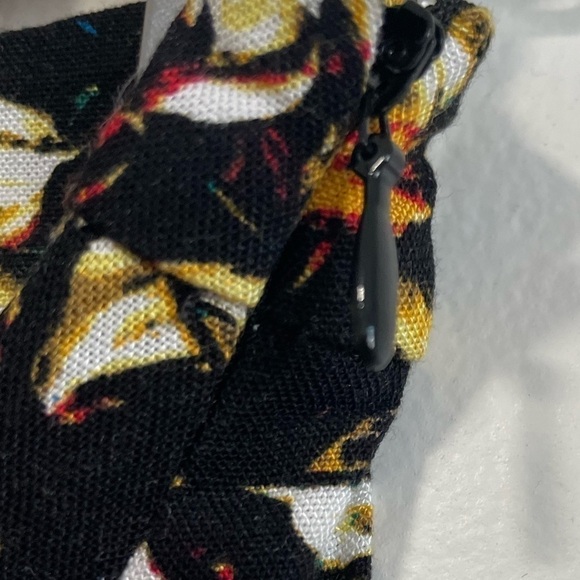 Guess Women's Romily  Asymmetrical Floral Skirt Size XS - Picture 7 of 8